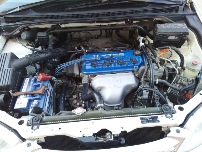 Подкапотное пространство Хонда Одиссей ra6