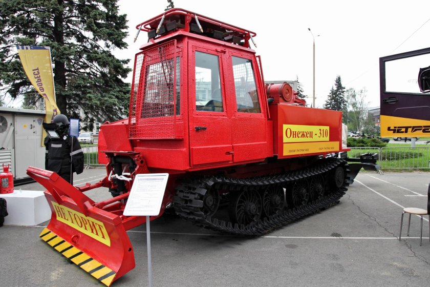 Трактор Онежец 310