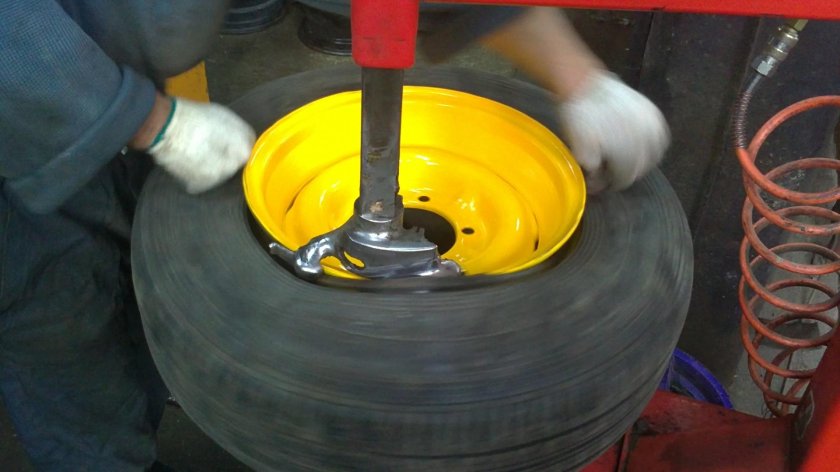 Разбортировка колеса ВАЗ 2107