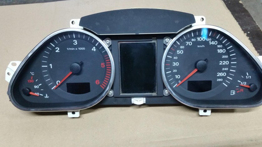 Щиток приборов (приборная панель) Audi a6 (c5) Оригинальное 4во920930к