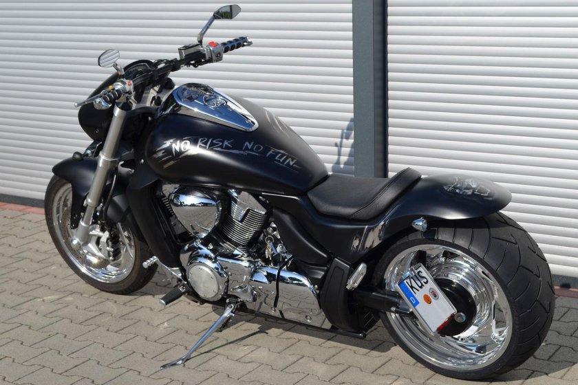 Suzuki Boulevard m109
