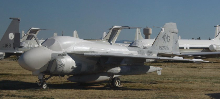Grumman a-6 Intruder снизу
