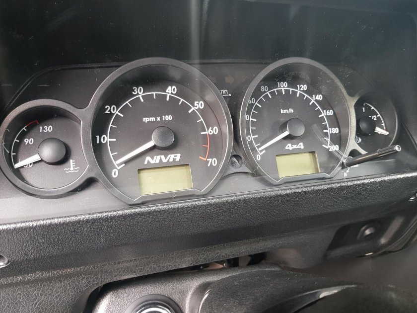 Панель приборов Нива Тревел 2023