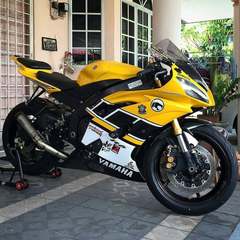 Yamaha чоппер желтый