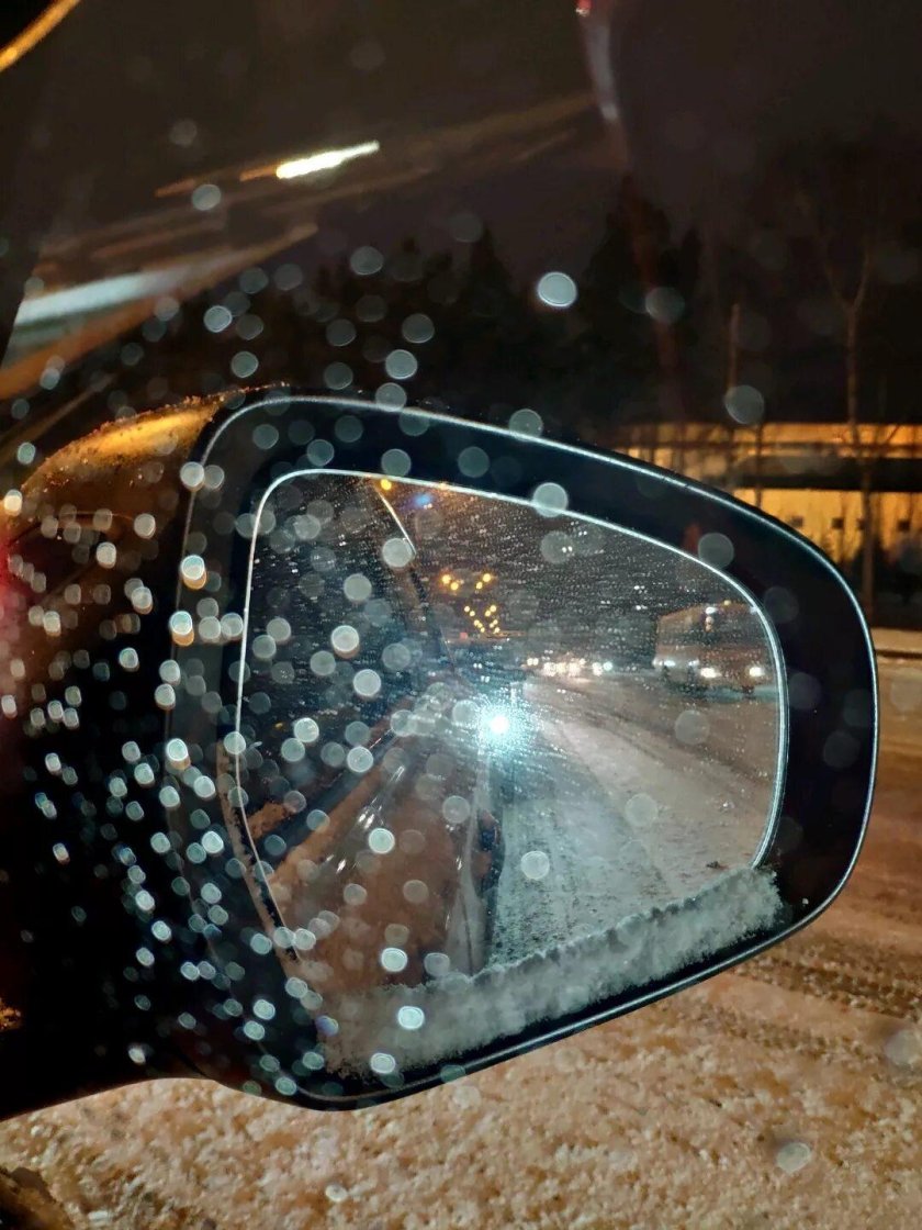 Стеклянный автомобиль