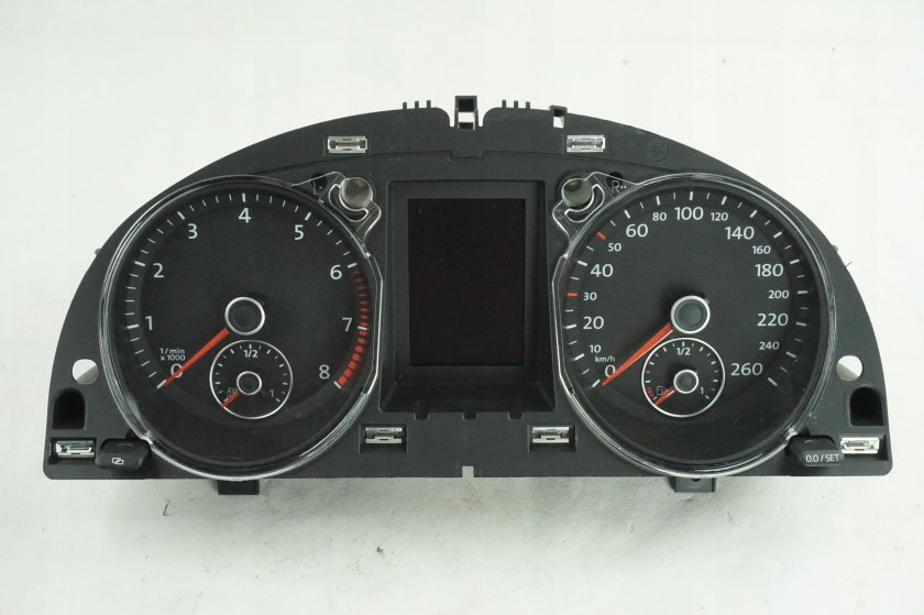 VW Passat b7 приборная панель