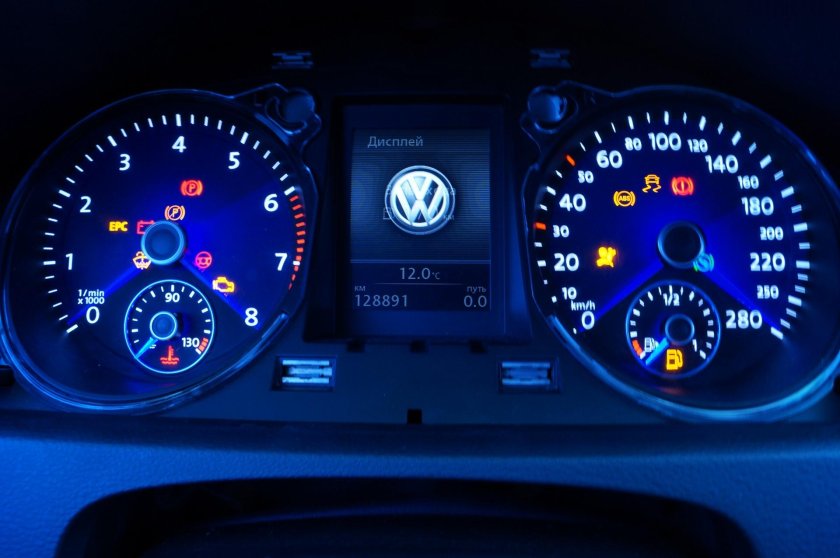 Passat b6 приборная панель