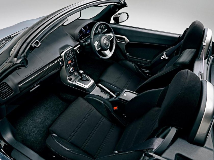 Daihatsu Copen салон