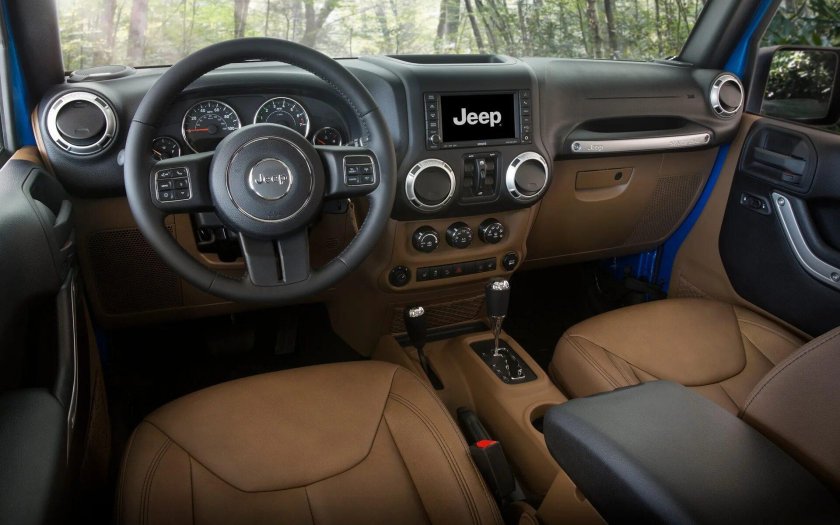 Jeep Wrangler 2015 салон