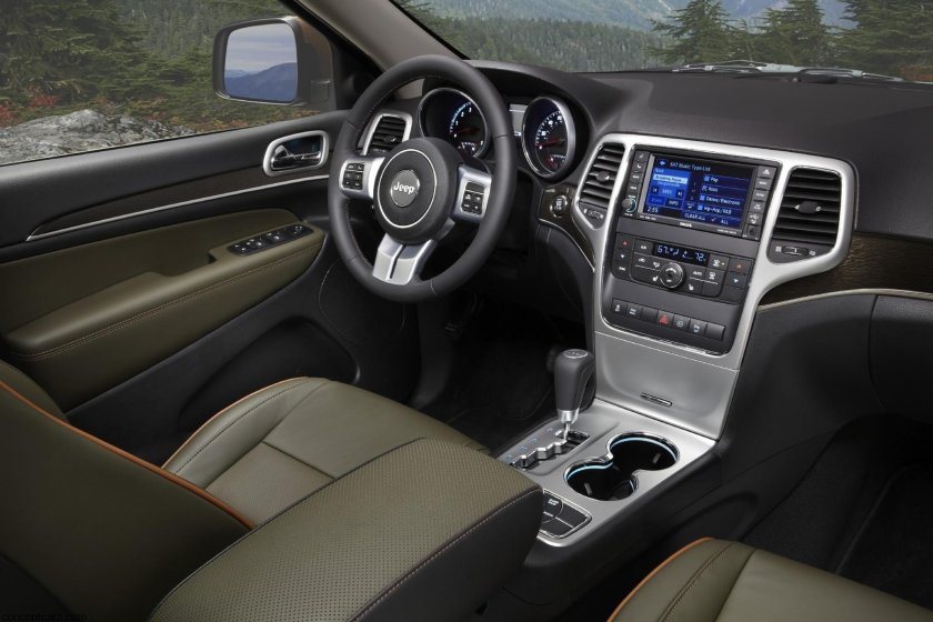 Jeep Grand Cherokee 2011 салон