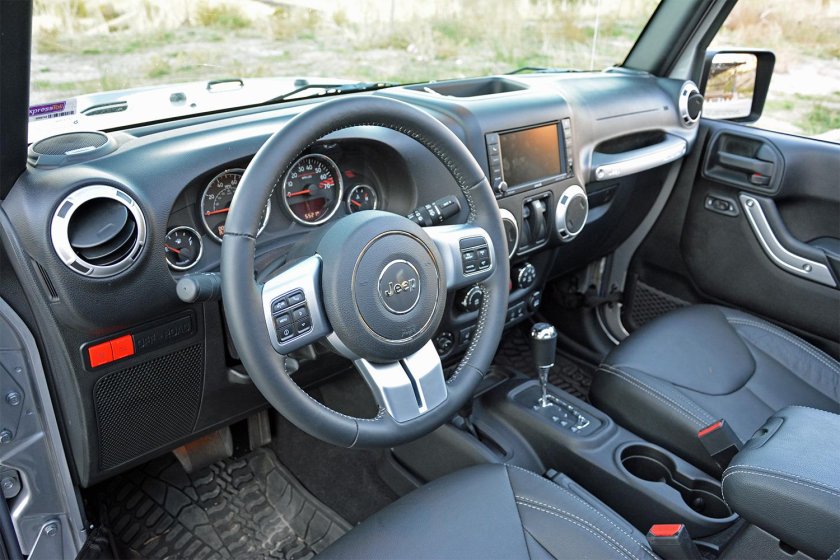 Jeep Wrangler Rubicon 2022 салон