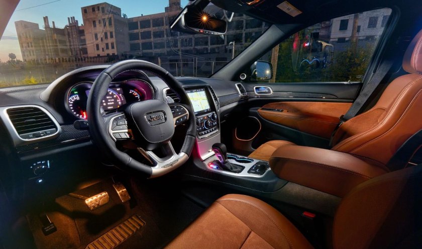 Jeep Grand Cherokee 2020 салон