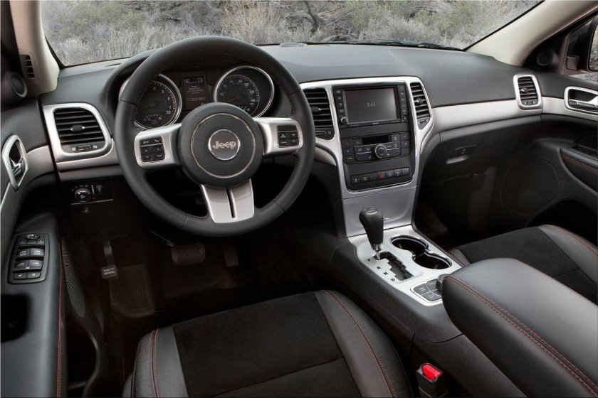 Jeep Grand Cherokee 2012 салон