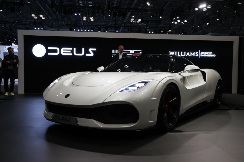 Китайский электромобиль 600 лошадиных сил