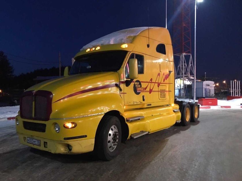 Тягач Кенворт т2000