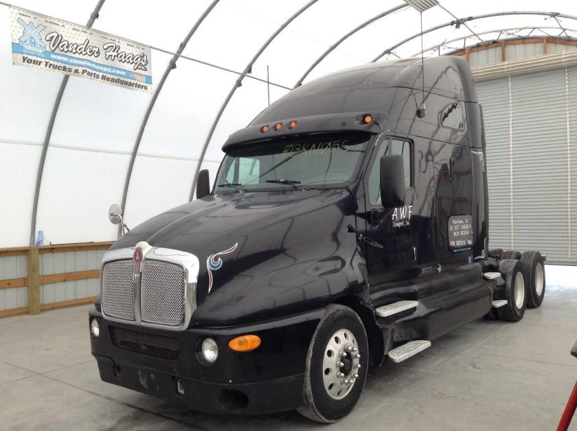 Тягач Кенворт t2000