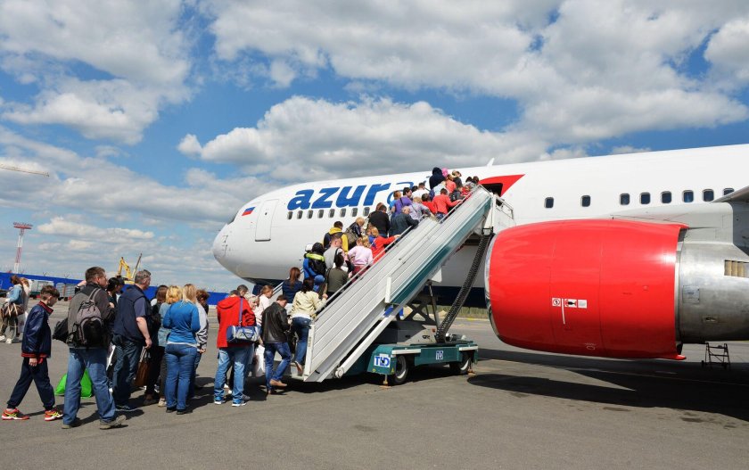 Туристы и воздушный транспорт