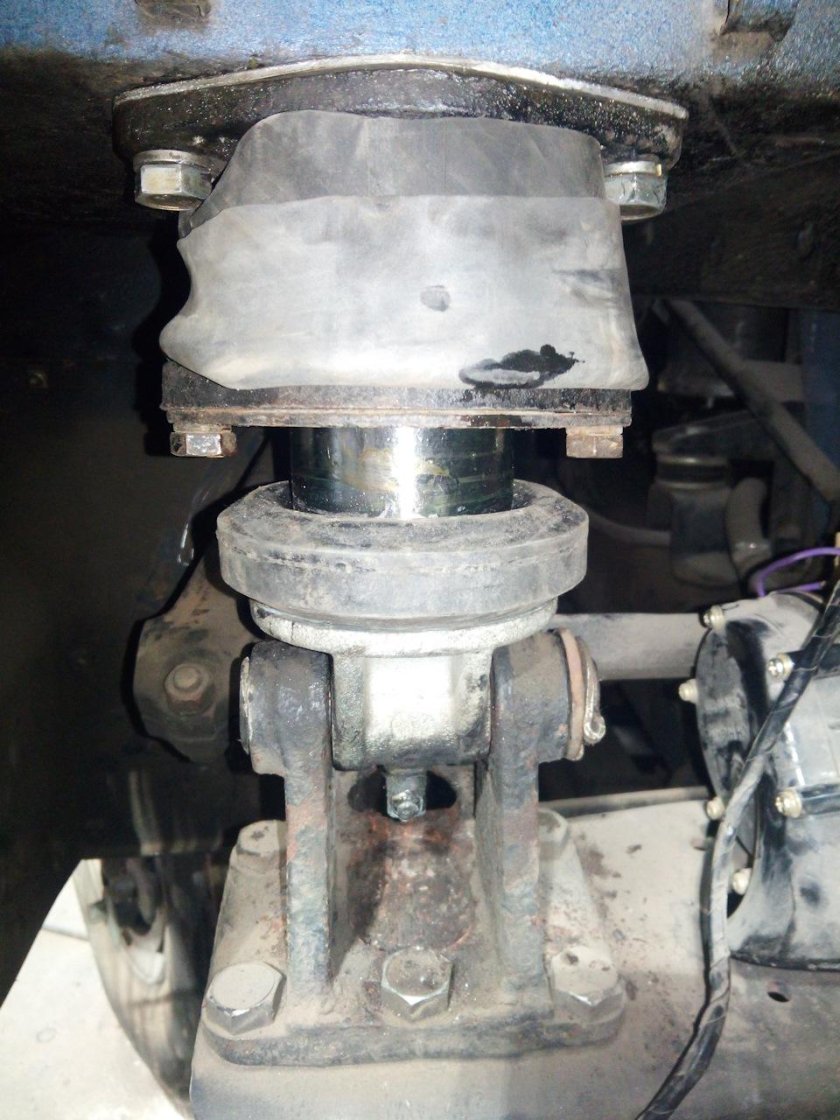 Плавающая подвеска кабины КАМАЗ