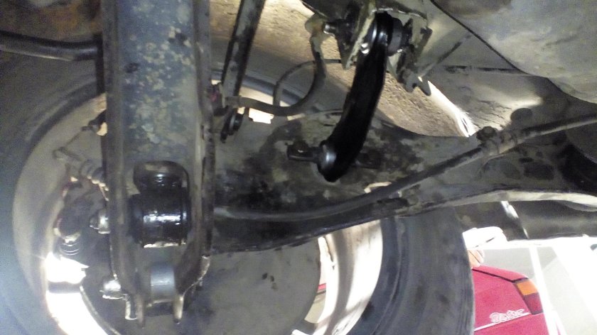 Задняя подвеска Митсубиси Каризма 2002