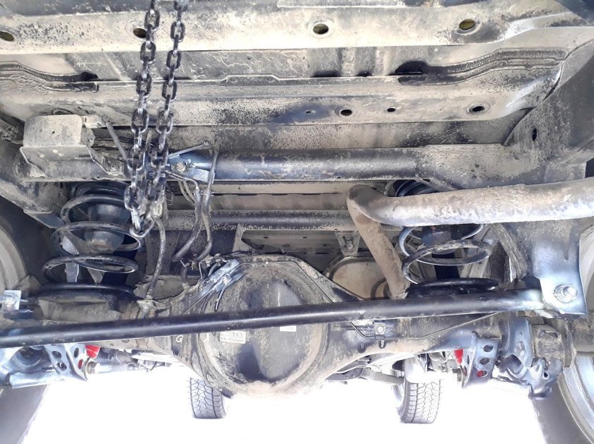 Задняя подвеска Mitsubishi Pajero 2