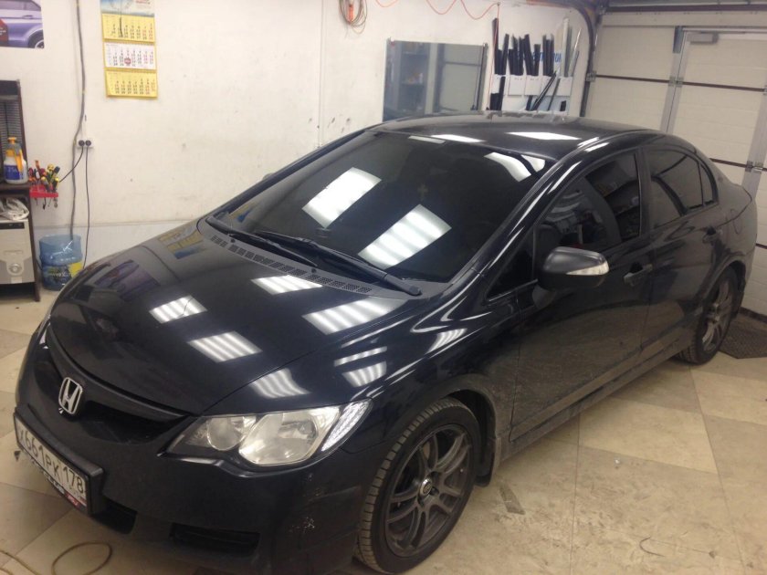 Хонда Цивик 2008 черный тонированный