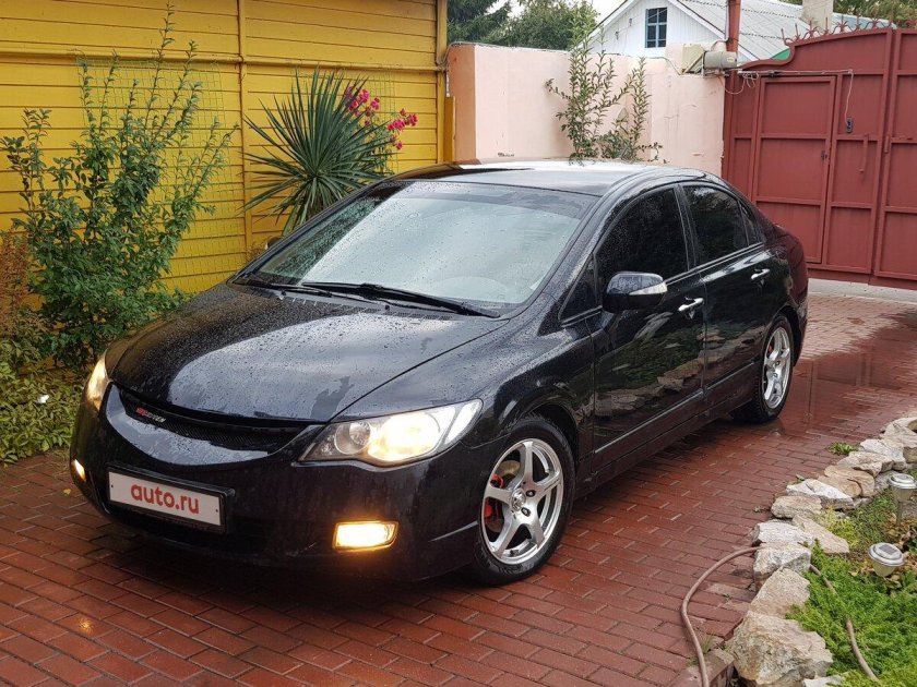 Черный Honda Civic 2008