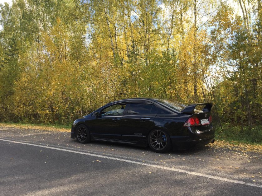 Хонда Цивик 4д черный