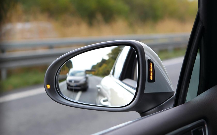 VW Tiguan контроль слепых зон