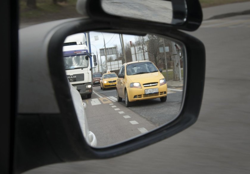 Как отрегулировать боковые зеркала в машине правильно