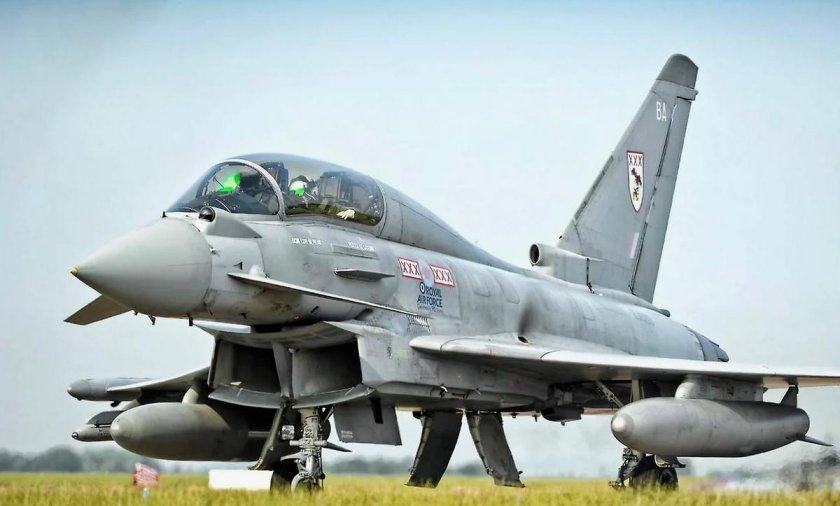 Самолет Еврофайтер Тайфун