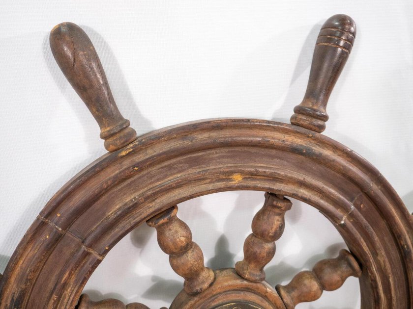 Старинный штурвал