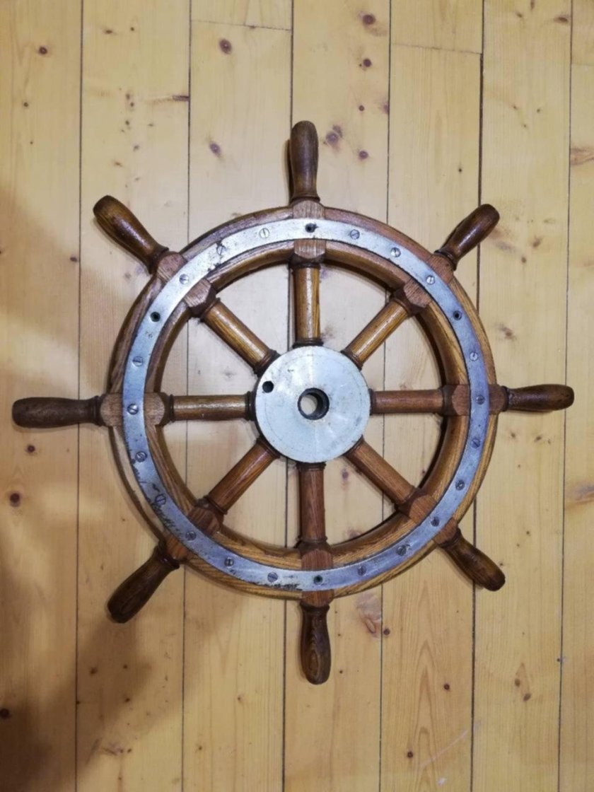Корабельный штурвал