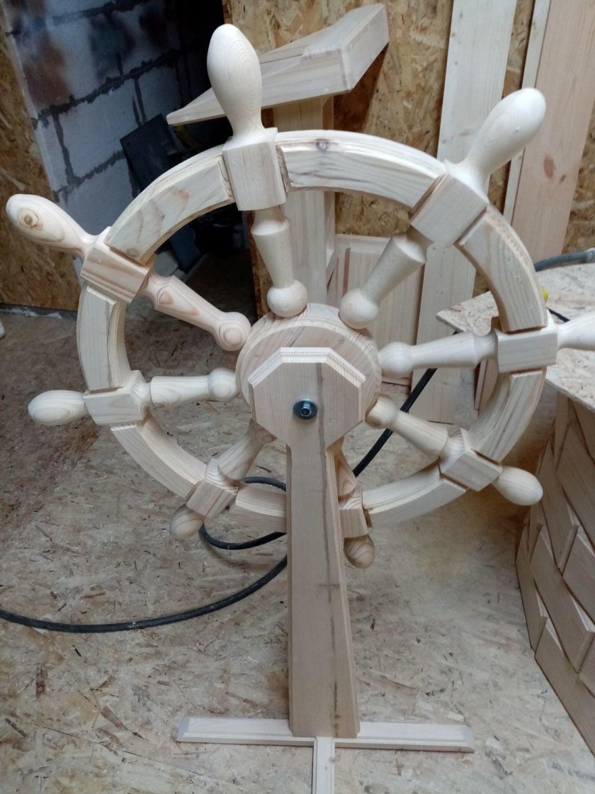 Штурвал белый