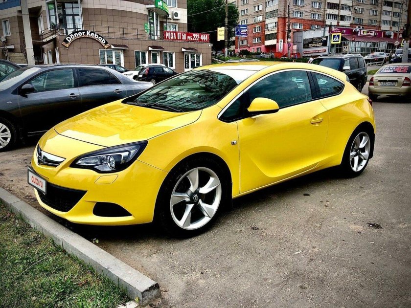 Opel Astra GTC 2013