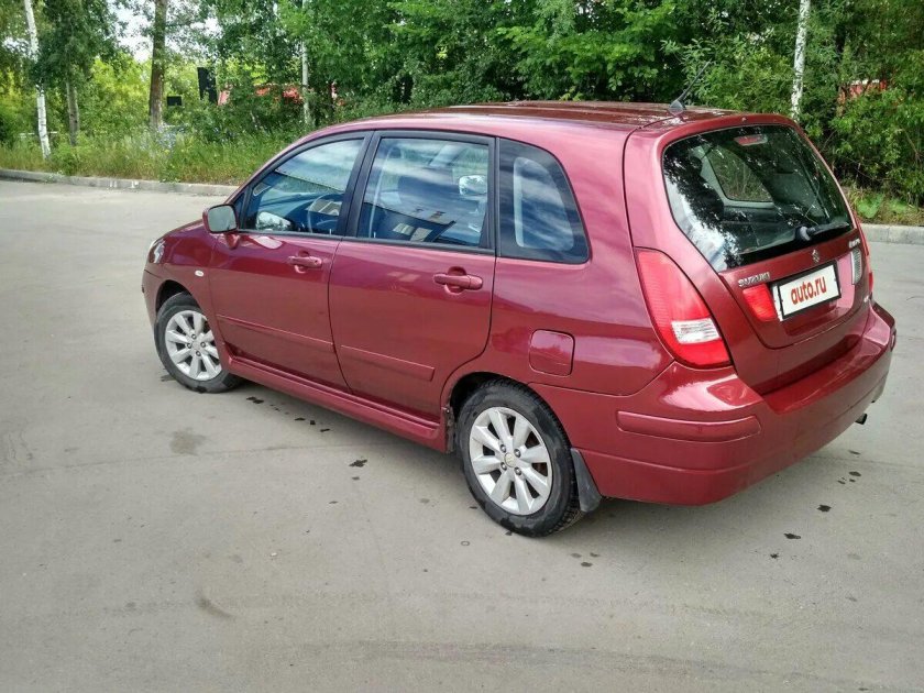 Suzuki Liana универсал 2004