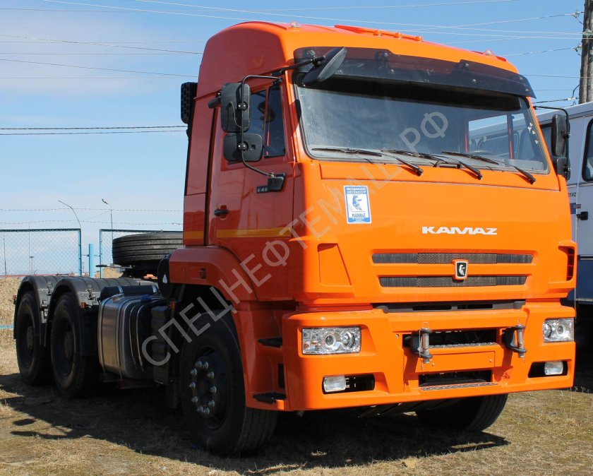 КАМАЗ-6460 седельный тягач