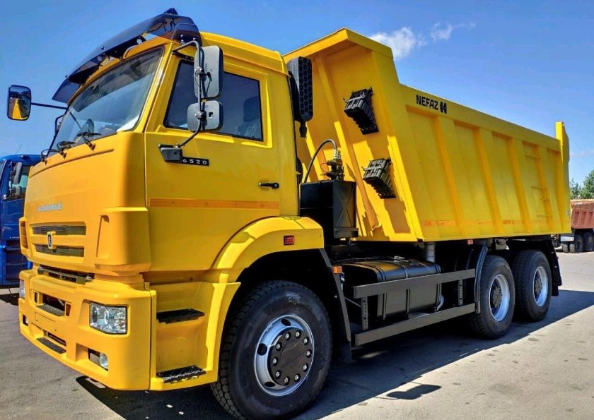 КАМАЗ 6520