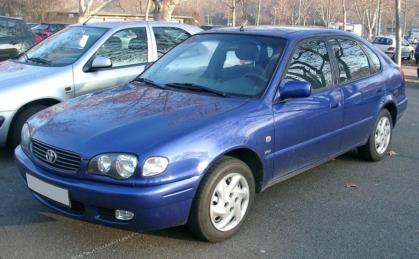 Тойота Королла е110 2001