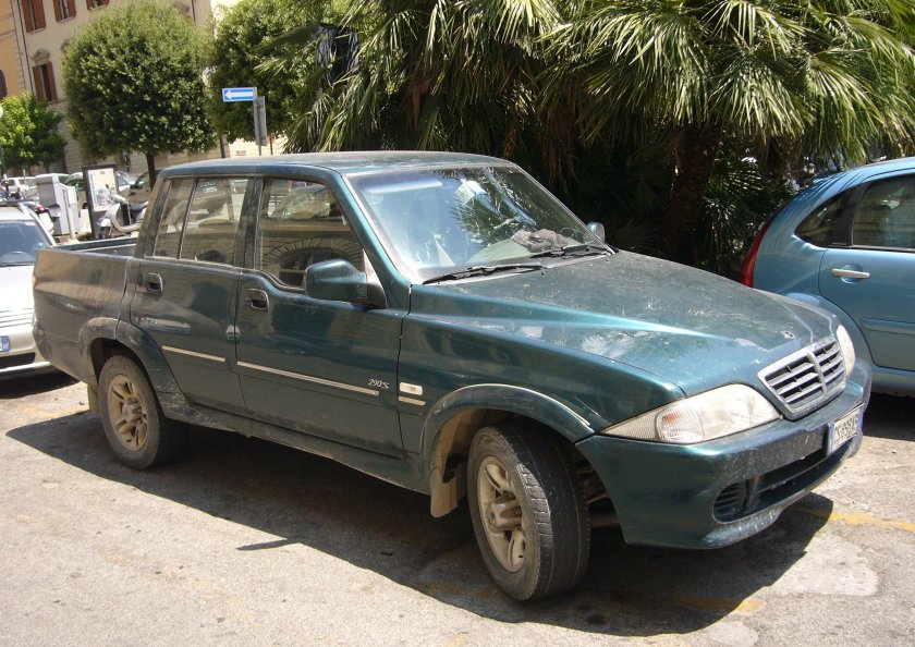 Фото SSANGYONG Musso гаишник свет голубой