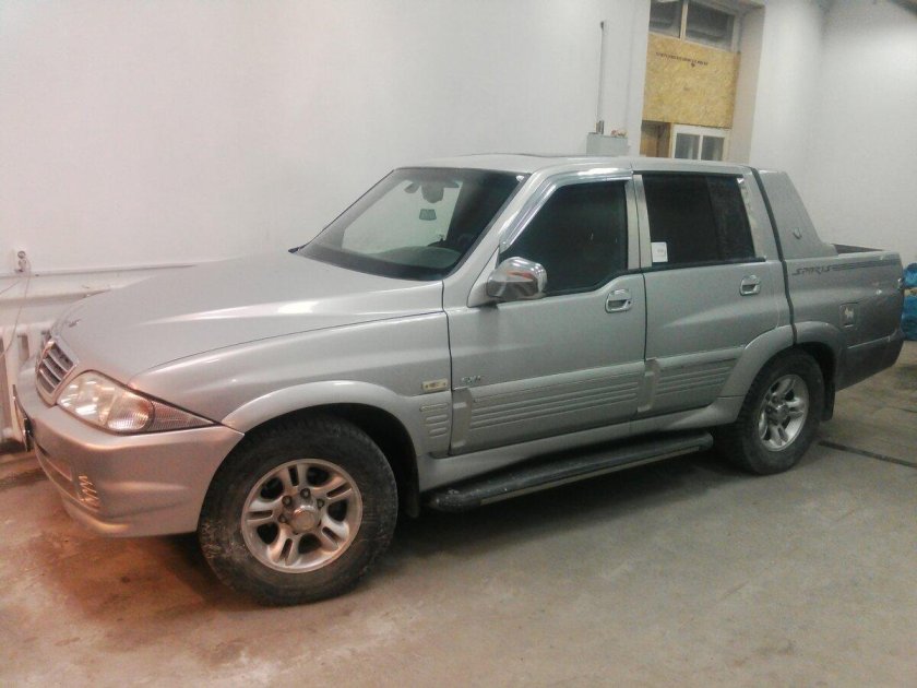 Саньенг Муссо спорт 2004