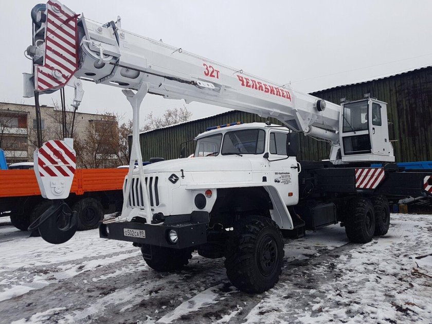 Урал кран 32 т. Челябинец