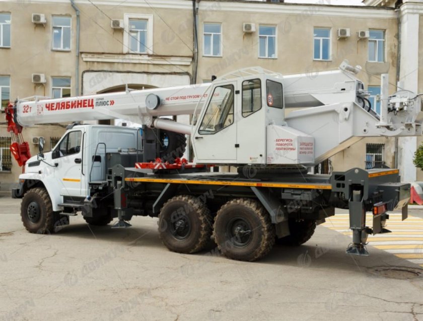 Кран автомобильный Урал КС-55733