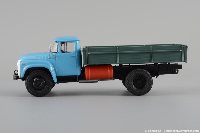 Грузовик ЗИЛ 138