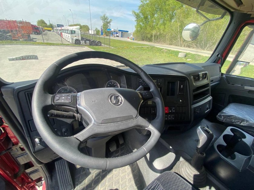 Shacman x6000 салон