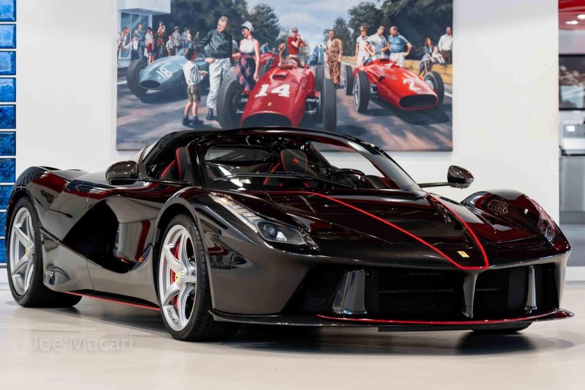 Феррари ла Феррари Аперта