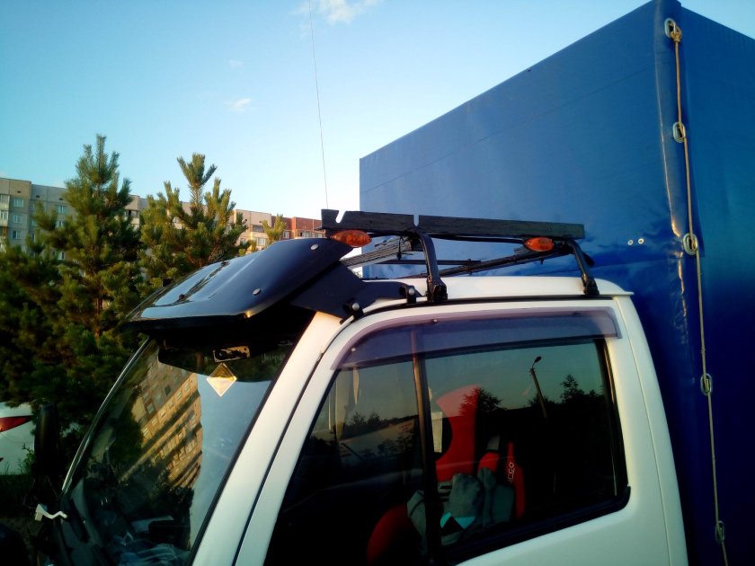 Спойлер на Isuzu Elf