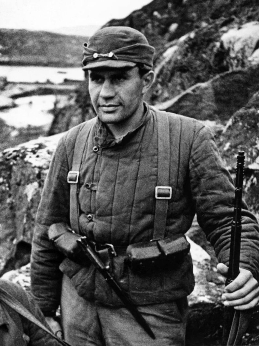 Виктор Николаевич Леонов