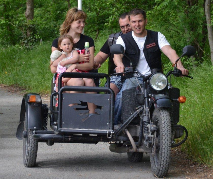Мотоцикл Урал с 2 колясками