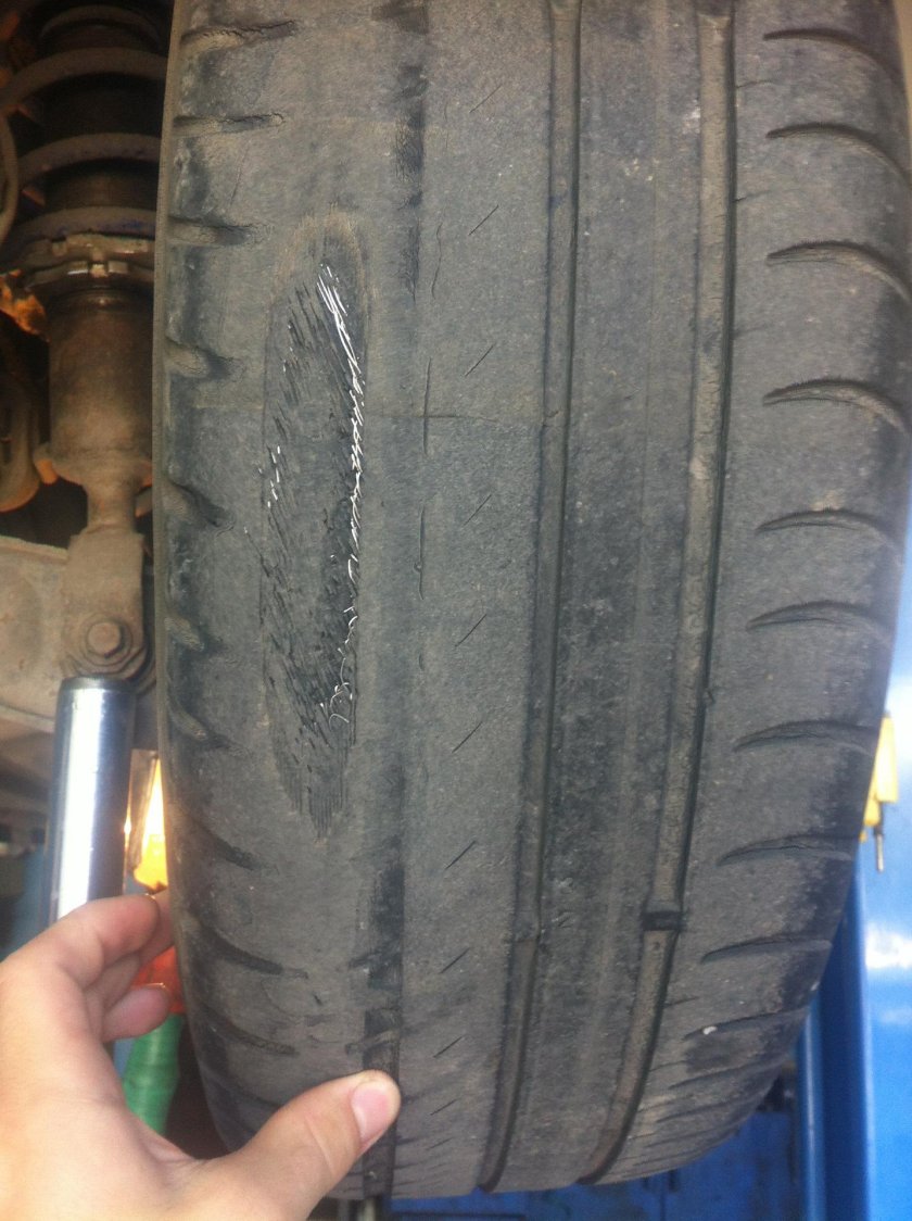 Жрет резину