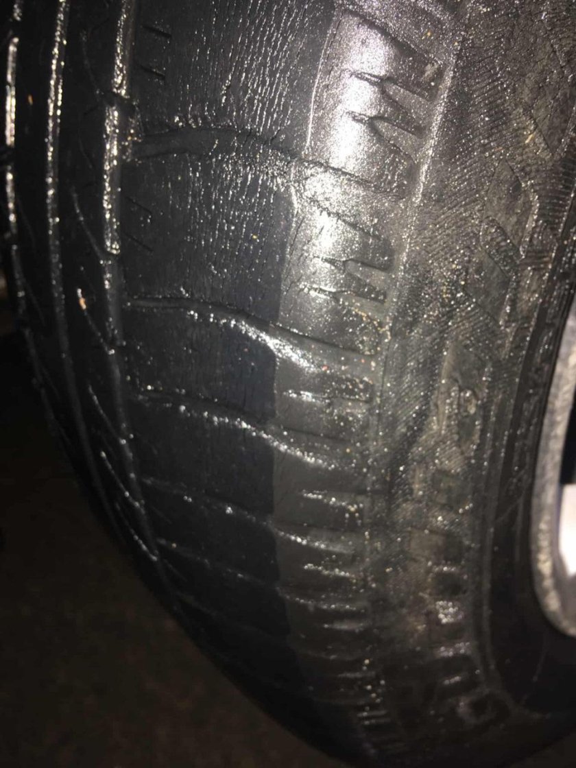 Резина изношена буграми